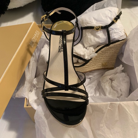 NWT Michael kors wedge Heels - Picture 2 of 3